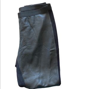 Eileen Fisher 100% leather front black leggings.
Size M
